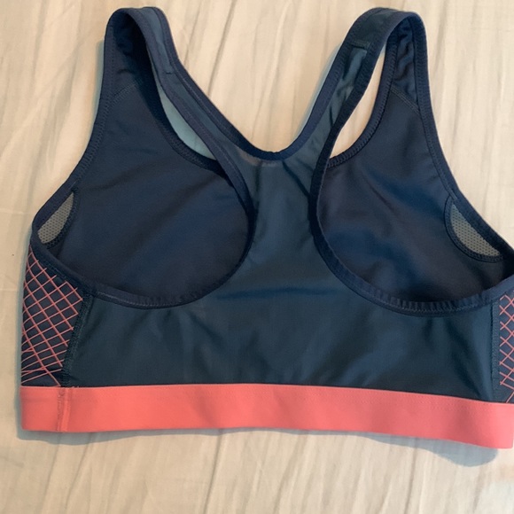 Nike Spirts Bra Large - Picture 2 of 4